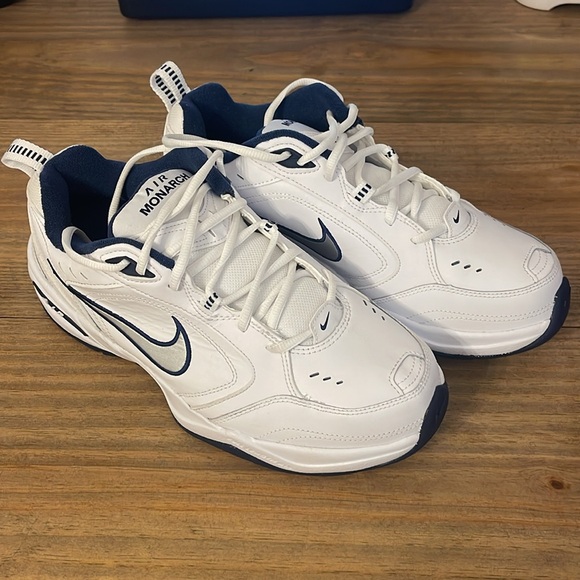 Nike Air Monarch IV Men’s 9.5W 4E white Walking Dad Shoes 416355–102 - Picture 2 of 10